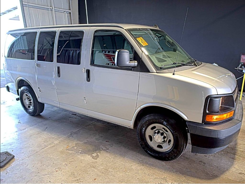 2017 Chevrolet Express Passenger LS's photo