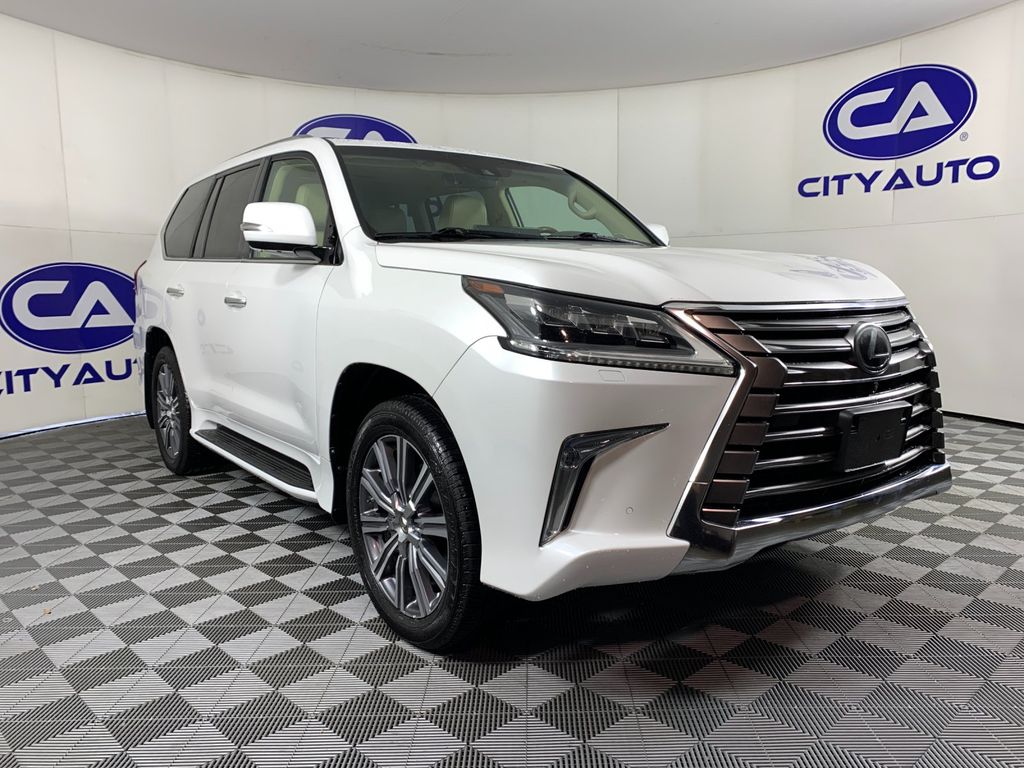 2016 Lexus LX 600 570's photo