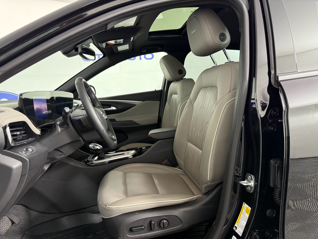 2025 Buick Envista Avenir photo 13