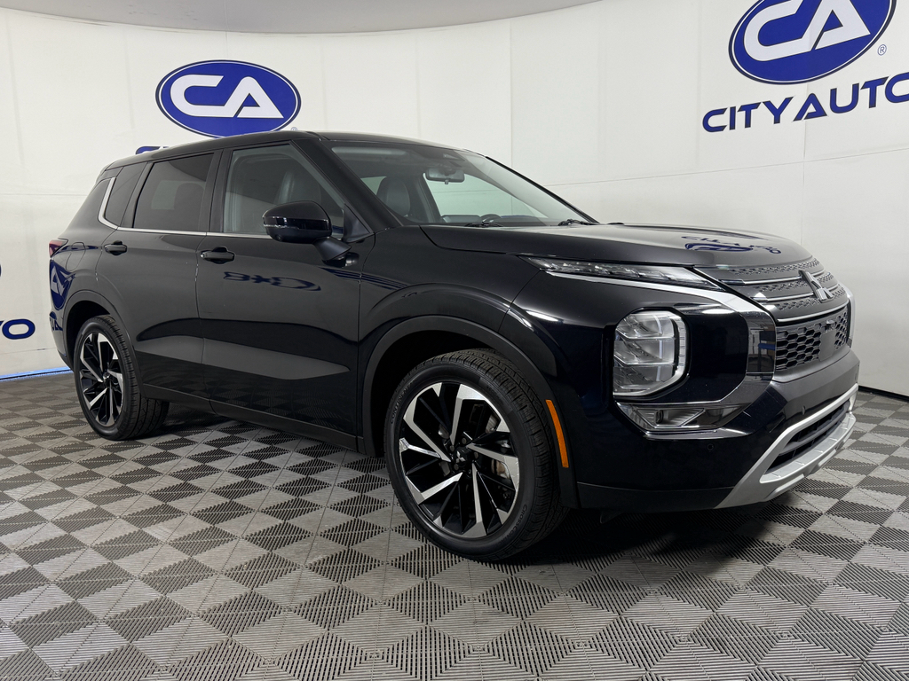 2022 Mitsubishi Outlander SE