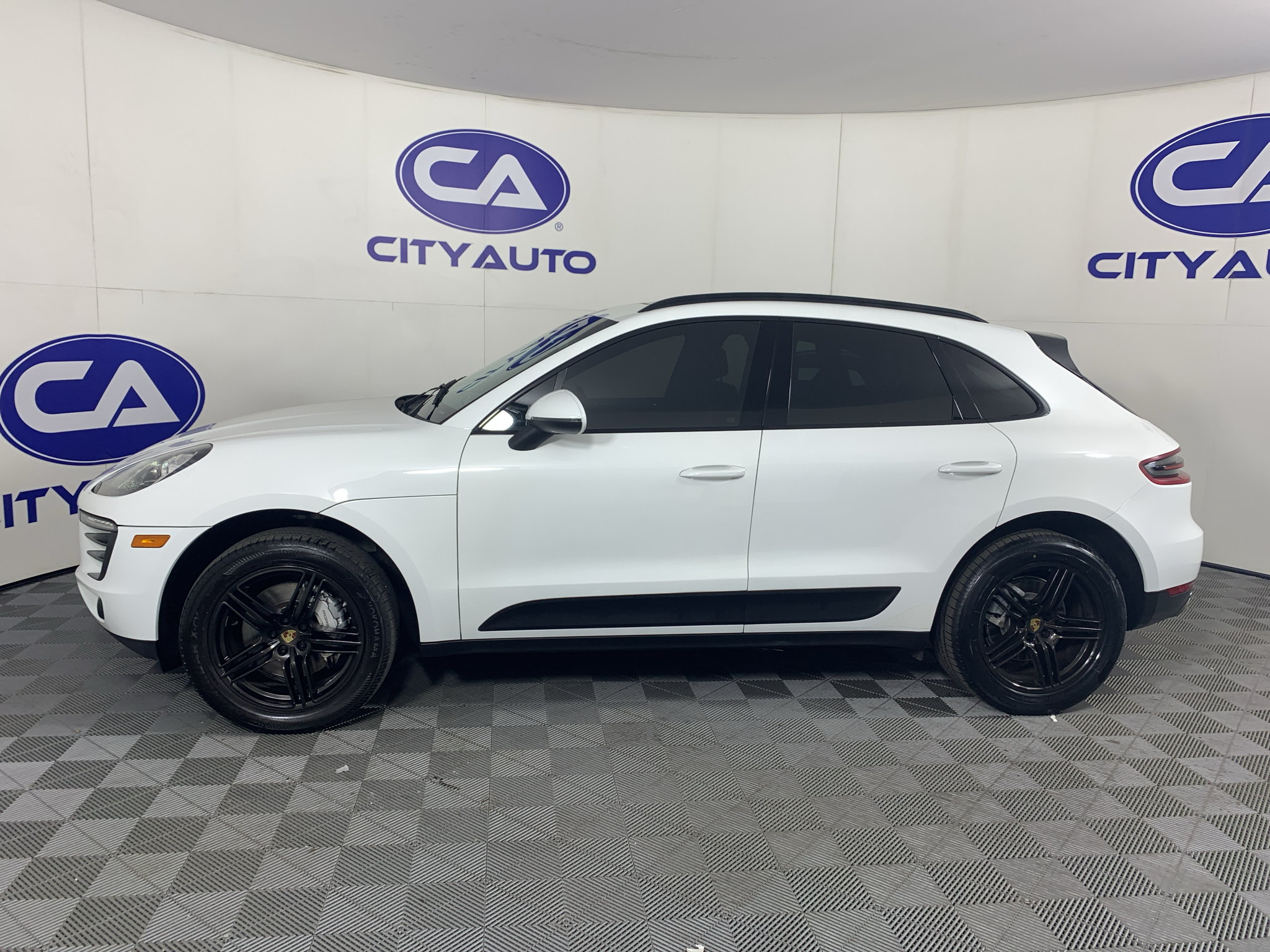 Used 2016 Porsche Macan SUV