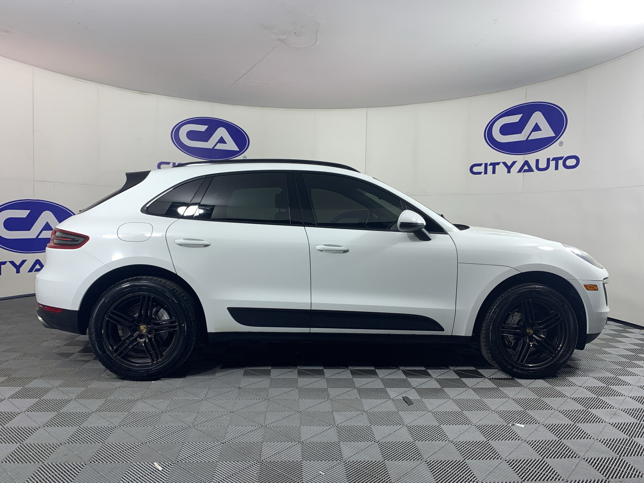 Used 2016 Porsche Macan SUV