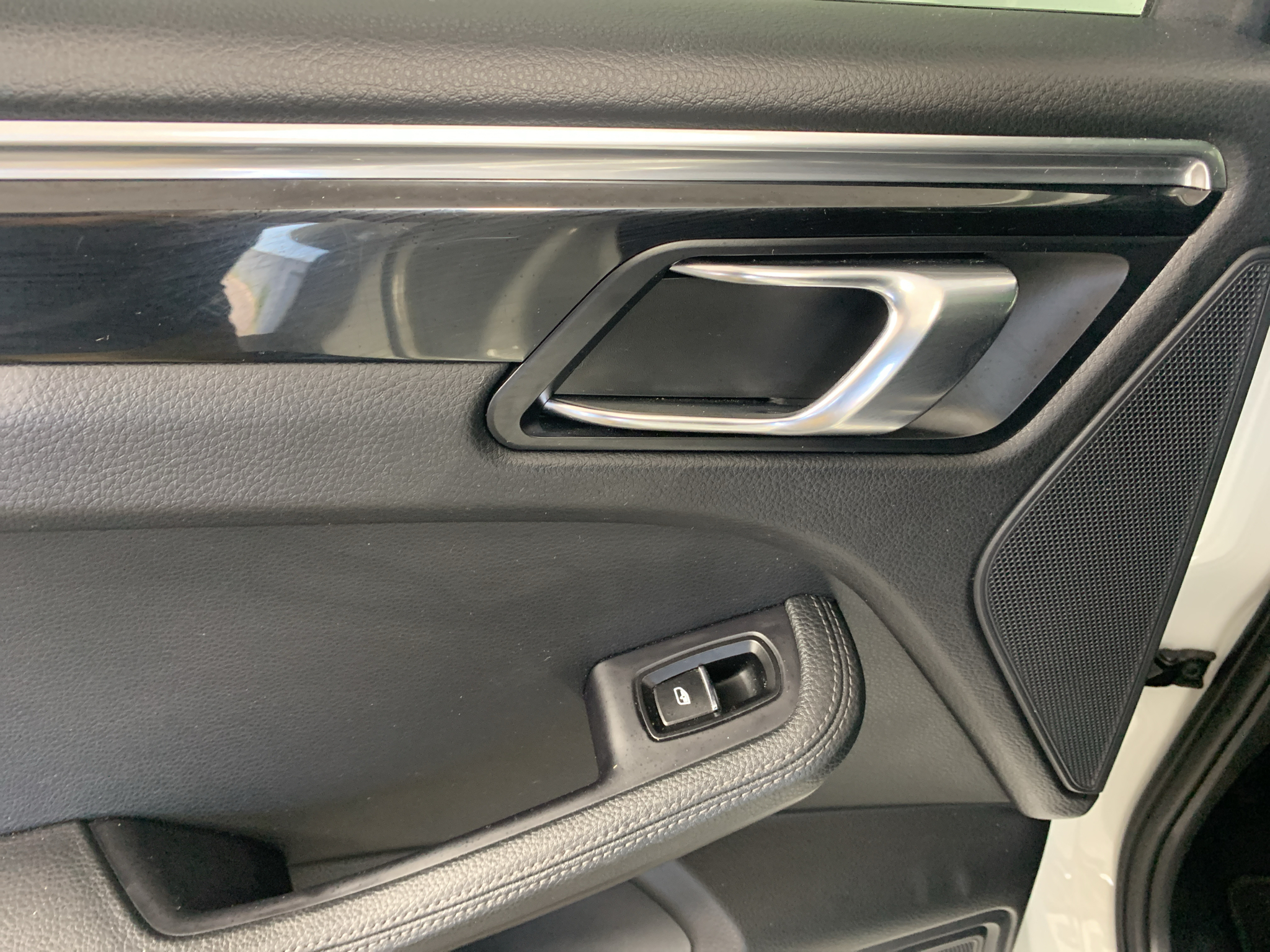 Used 2016 Porsche Macan SUV