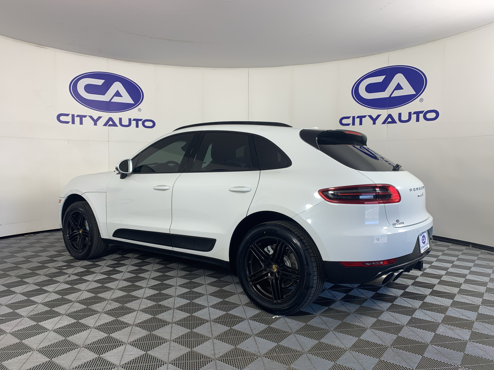 Used 2016 Porsche Macan SUV