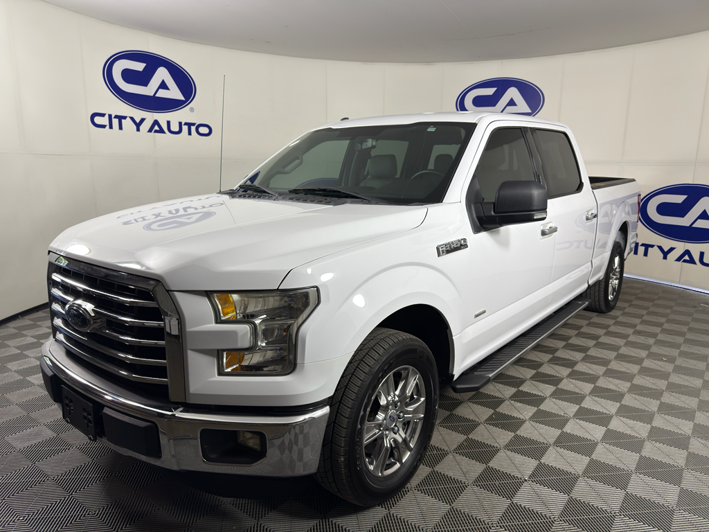 2015 Ford F-150 XLT photo 2