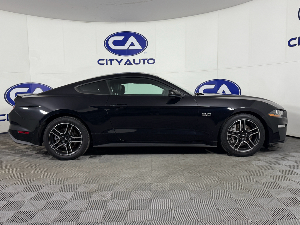 2020 Ford Mustang GT Premium photo 3
