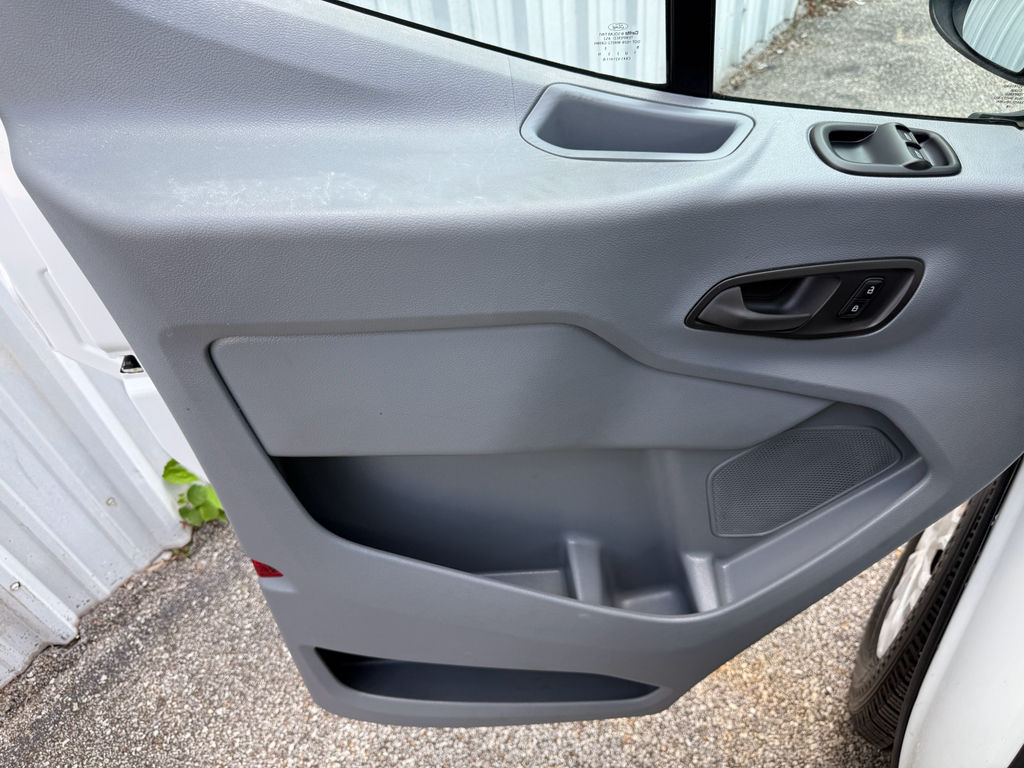 2018 Ford Transit XLT photo 17