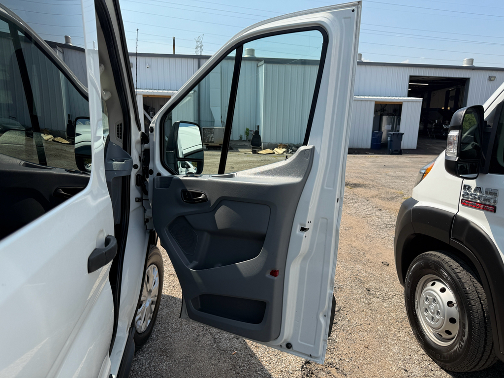 2018 Ford Transit XLT photo 10