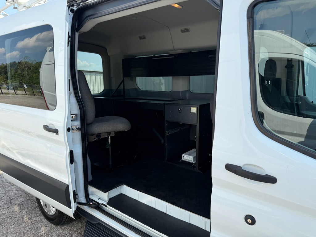 2018 Ford Transit XLT photo 3