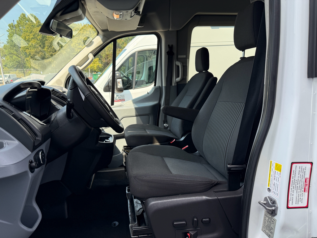 2018 Ford Transit XLT photo 15