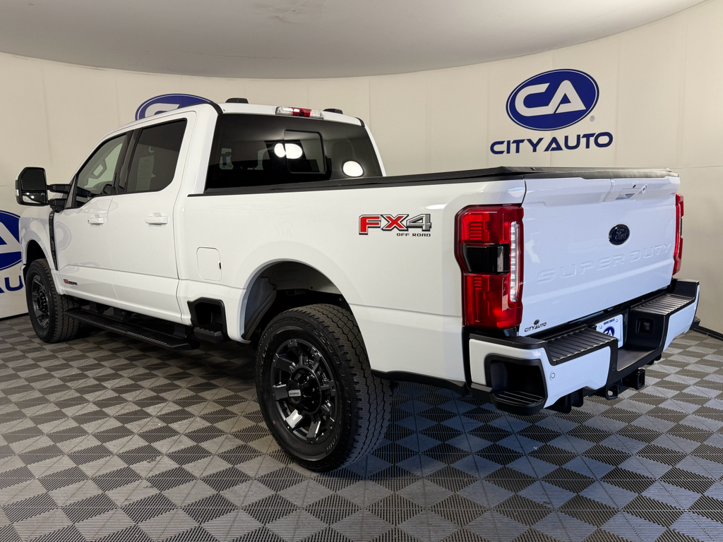 2023 Ford F-350 Lariat photo 4