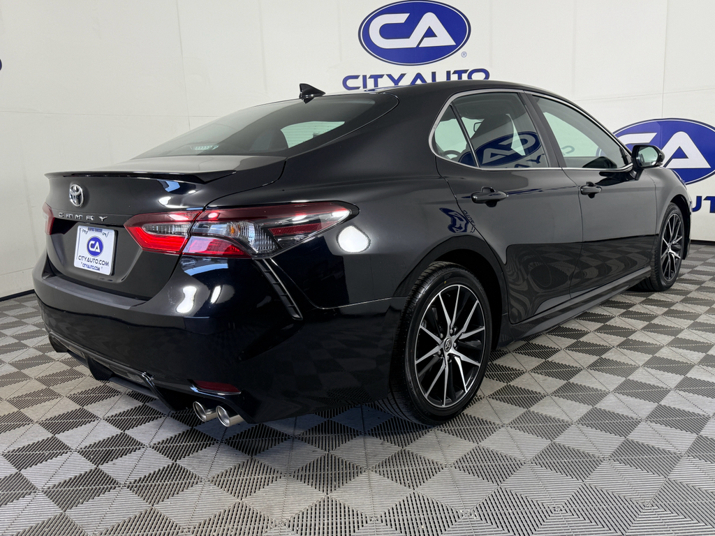 2023 Toyota Camry SE photo 2