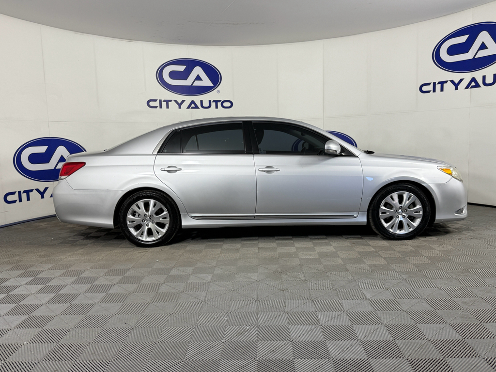 2012 Toyota Avalon photo 3