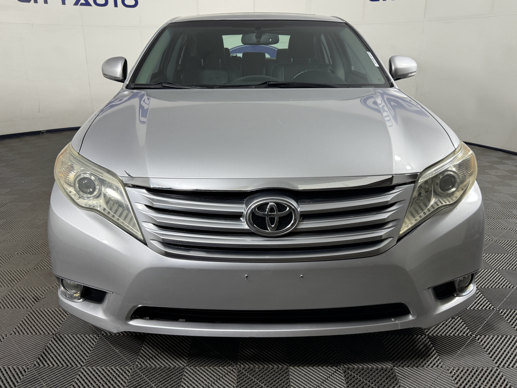 2012 Toyota Avalon photo 2