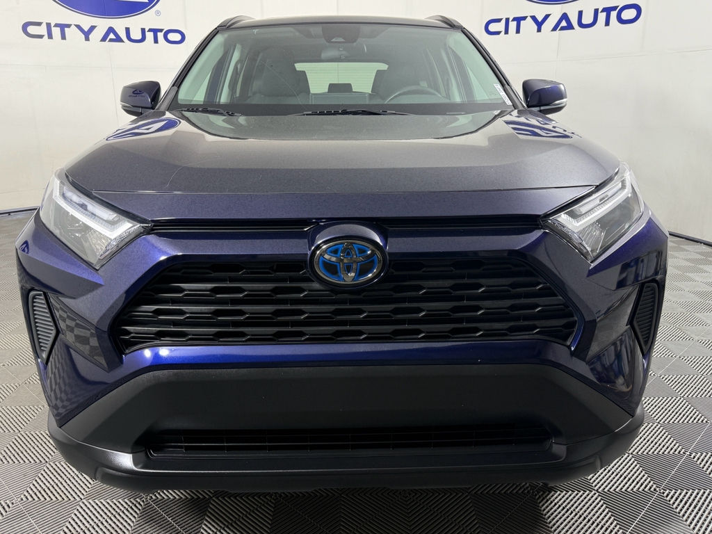 2022 Toyota RAV4 Hybrid XLE photo 2