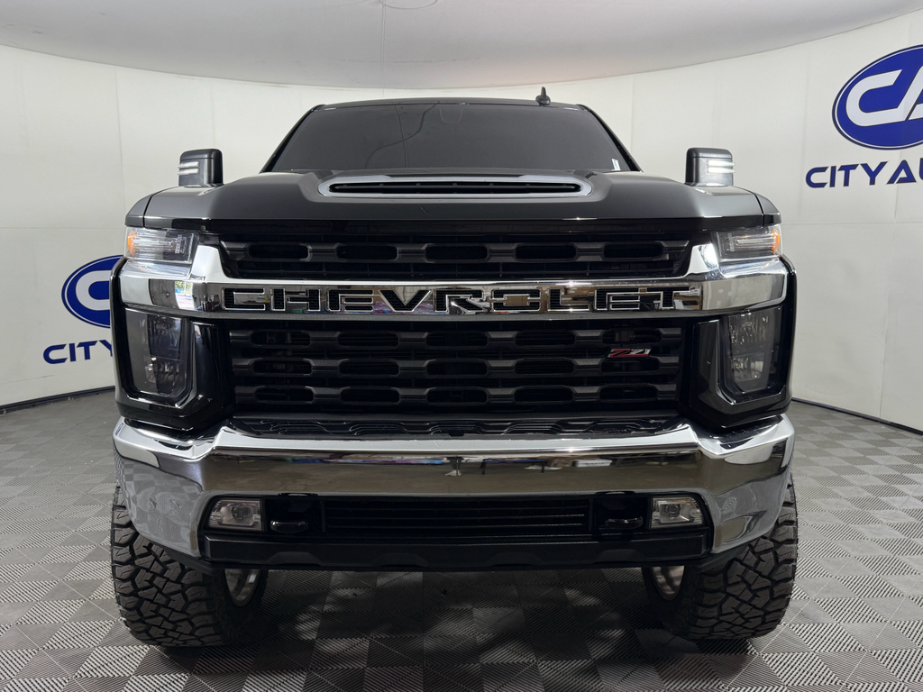 2022 Chevrolet Silverado 2500HD LT photo 2