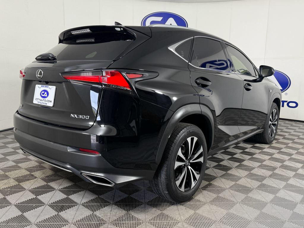 2021 Lexus NX 300 F SPORT photo 4