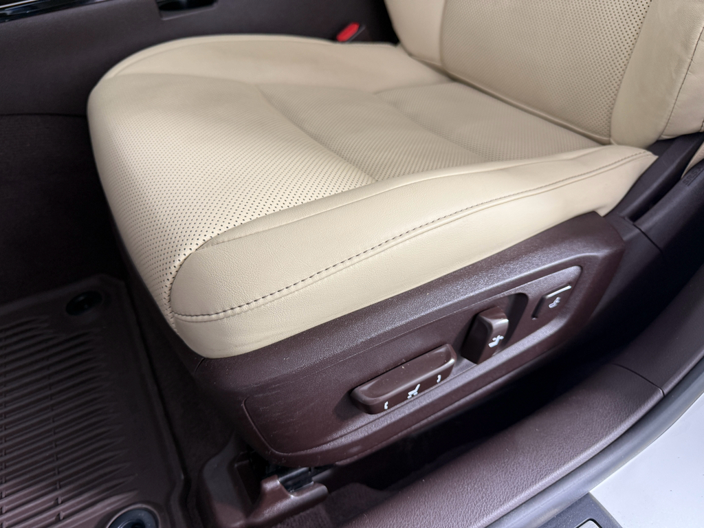 2016 Lexus ES 350 Base photo 16