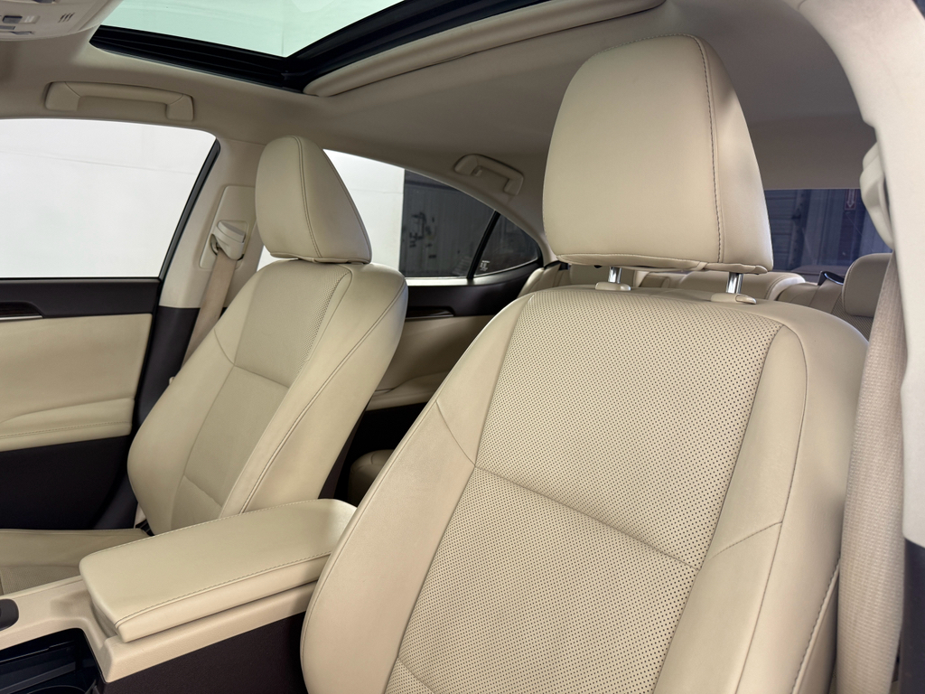 2016 Lexus ES 350 Base photo 15