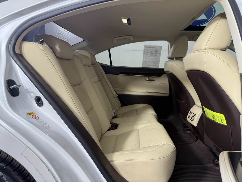 2016 Lexus ES 350 Base photo 14