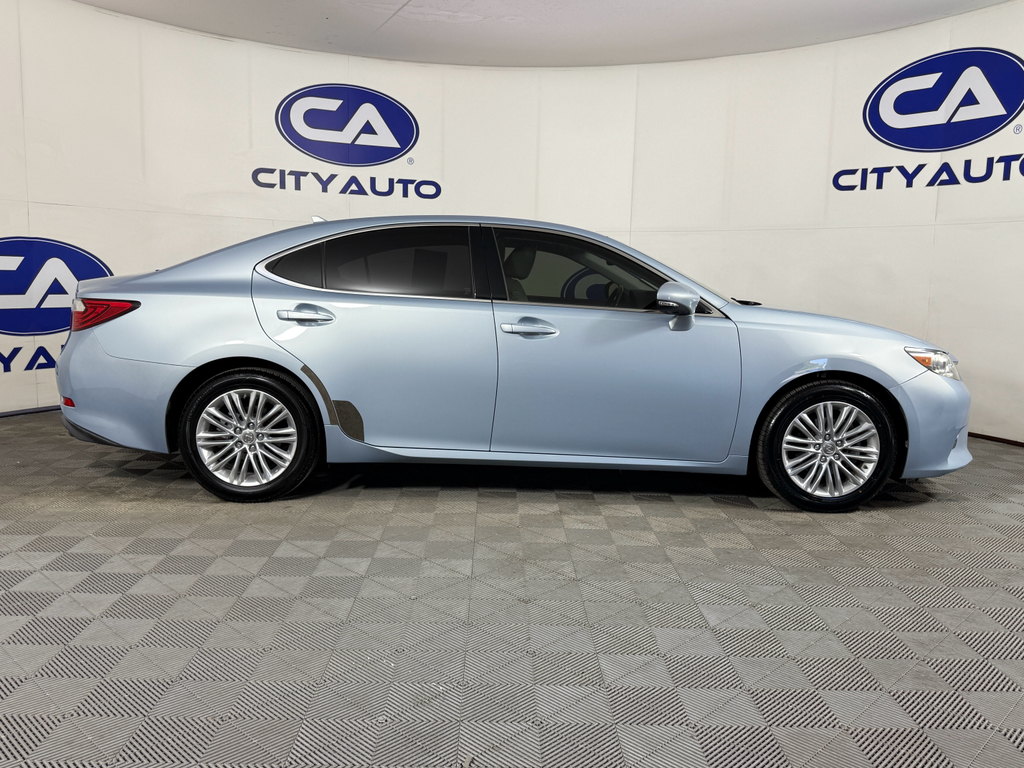 2013 Lexus ES 350 photo 3