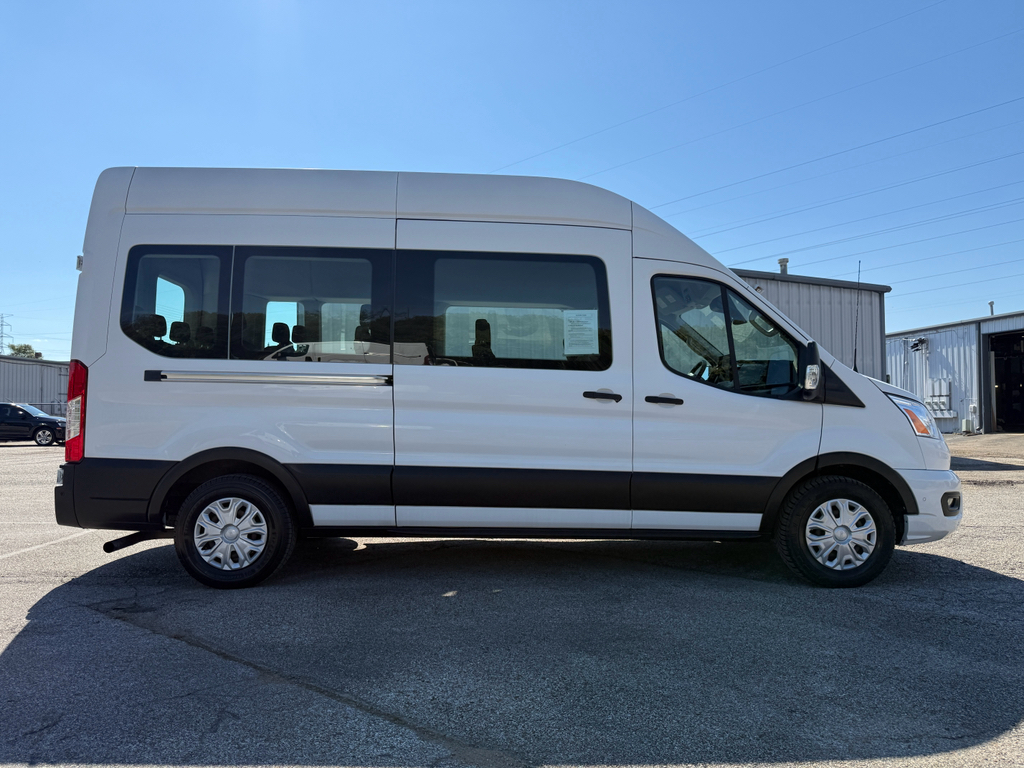 2022 Ford Transit XLT photo 2