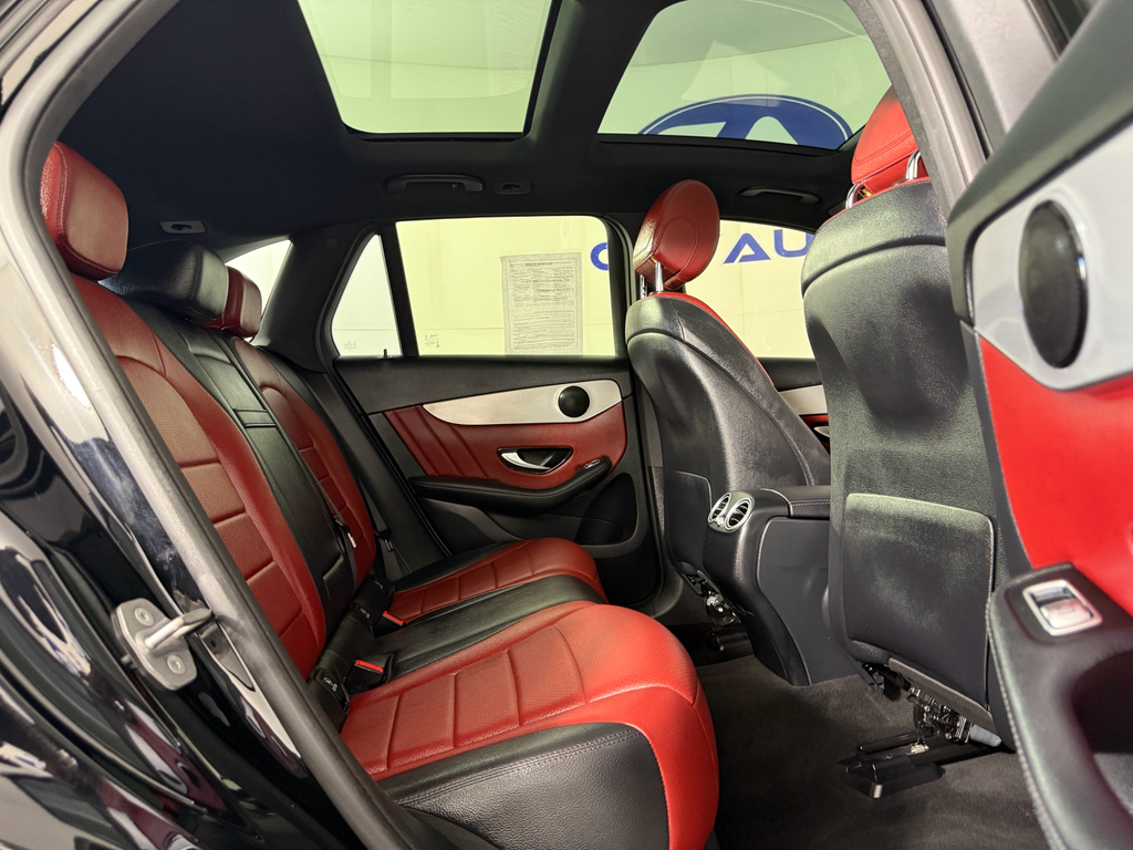 2021 Mercedes Benz GLC 300 photo 11