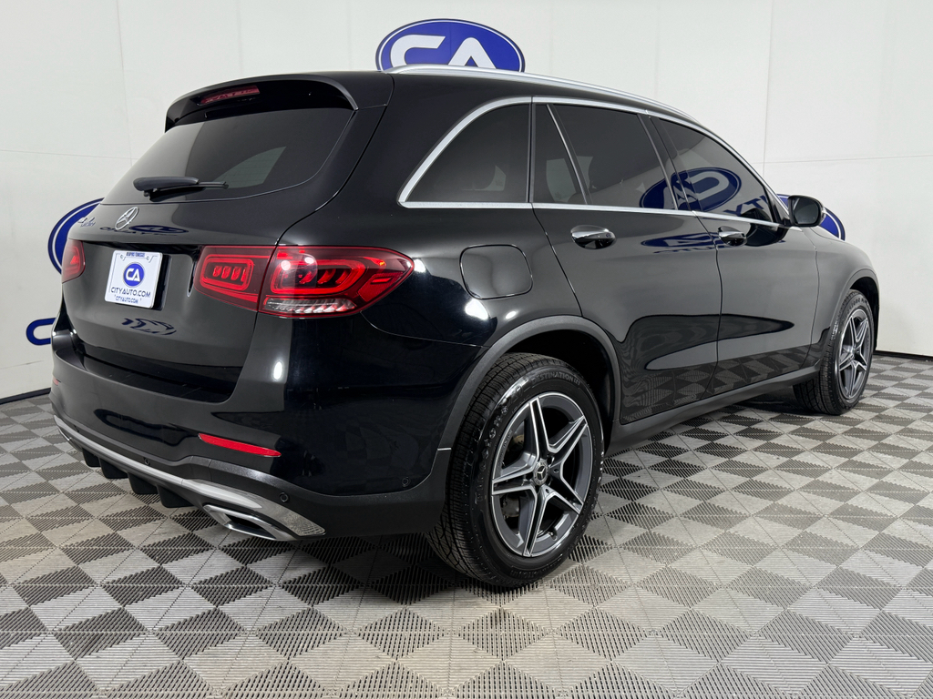 2021 Mercedes Benz GLC 300 photo 2