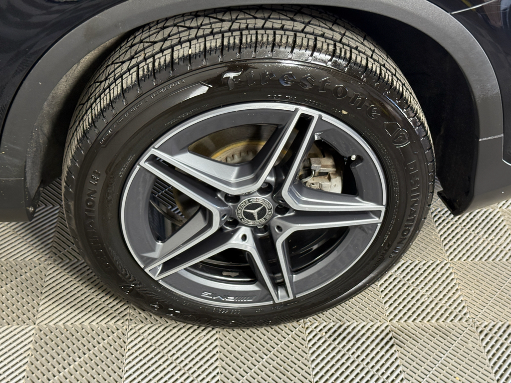 2021 Mercedes Benz GLC 300 photo 6