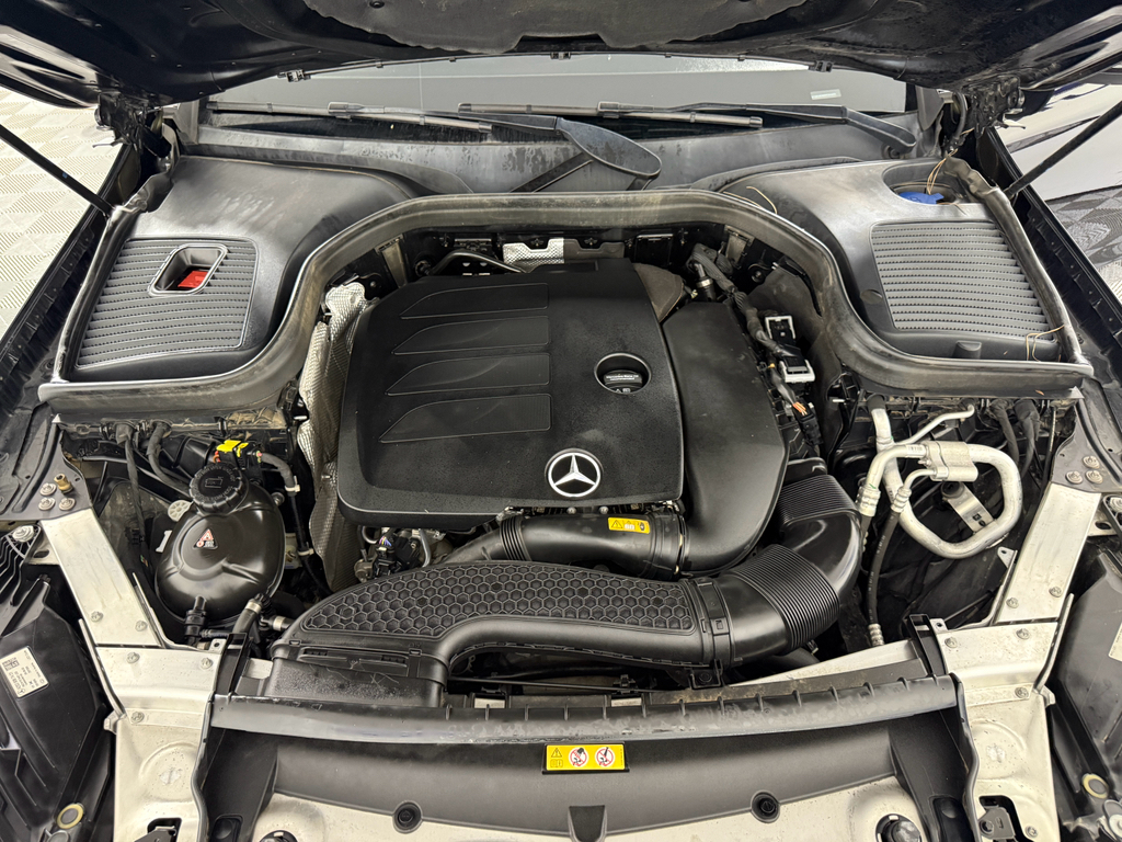 2021 Mercedes Benz GLC 300 photo 20