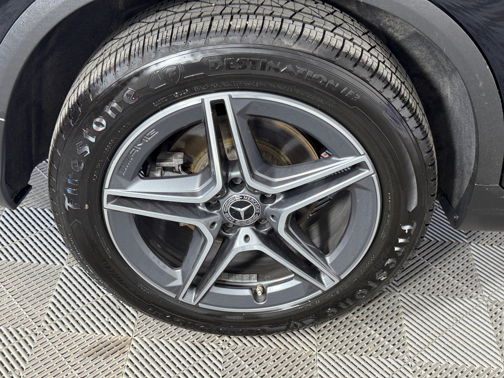 2021 Mercedes Benz GLC 300 photo 3