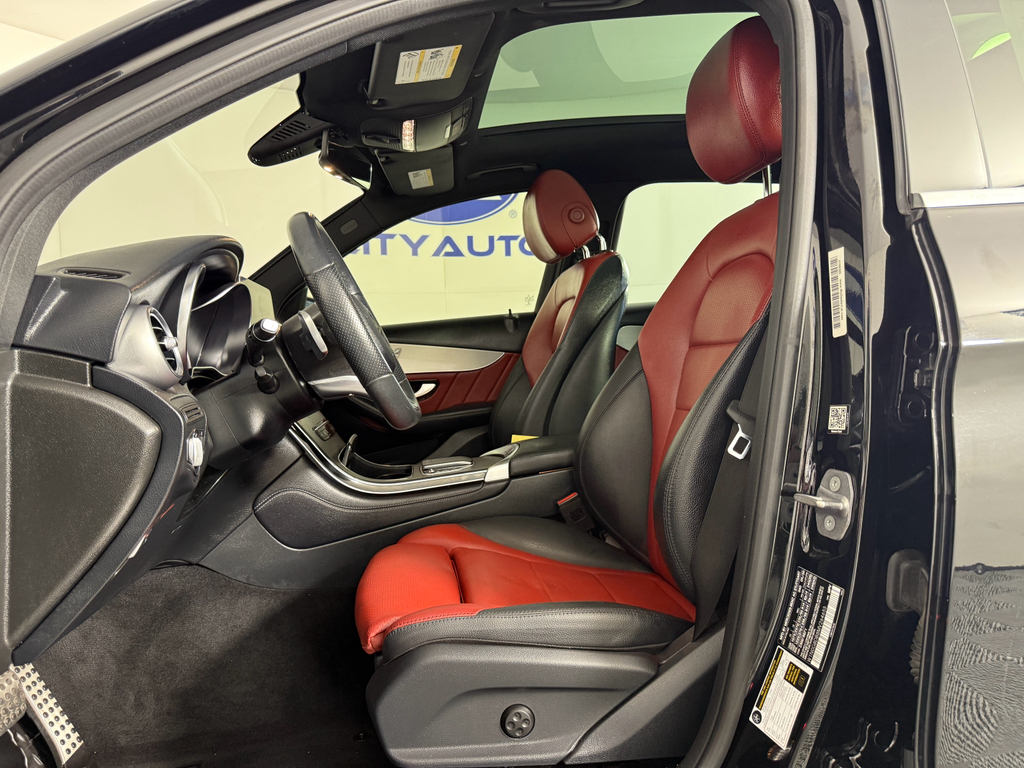 2021 Mercedes Benz GLC 300 photo 14