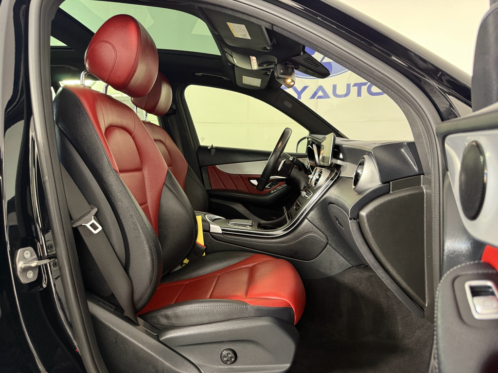 2021 Mercedes Benz GLC 300 photo 7
