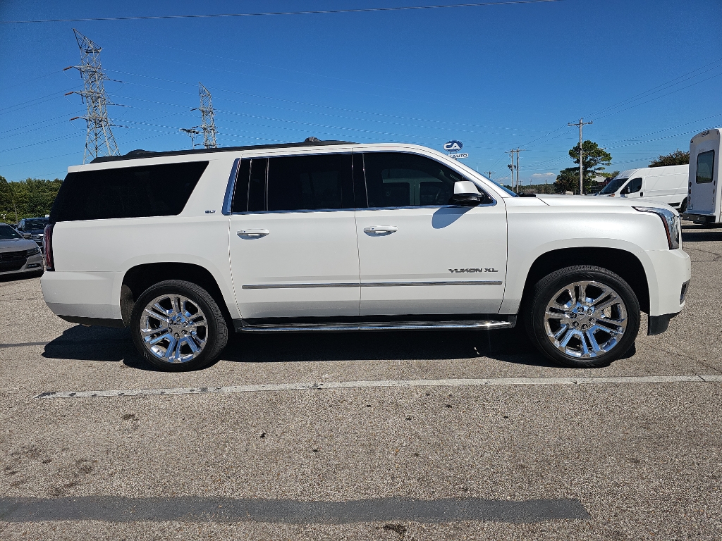 2017 Gmc Yukon XL 1500 SLT photo 2
