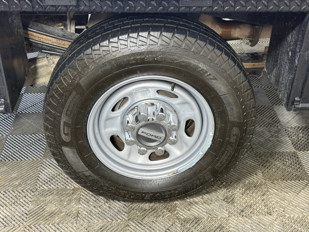 2023 Ford F-250 XL photo 4