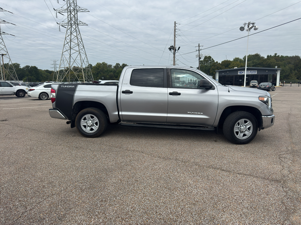 2018 Toyota Tundra SR5 photo 2