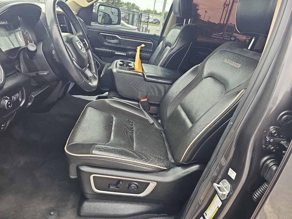 2019 Ram 1500 Laramie photo 3