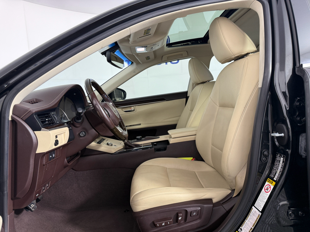 2016 Lexus ES 350 Base photo 17