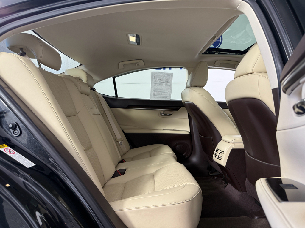 2016 Lexus ES 350 Base photo 13