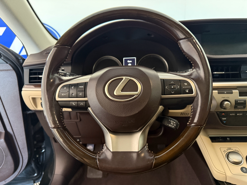 2016 Lexus ES 350 Base photo 21