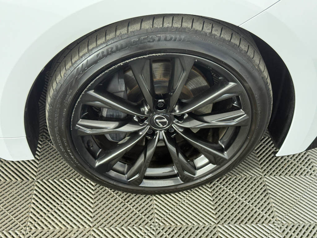 2024 Lexus IS 350 F SPORT photo 10