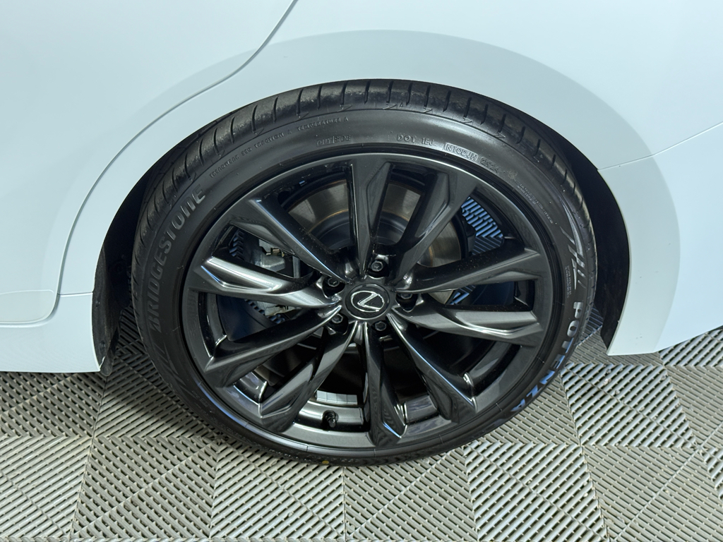 2024 Lexus IS 350 F SPORT photo 6