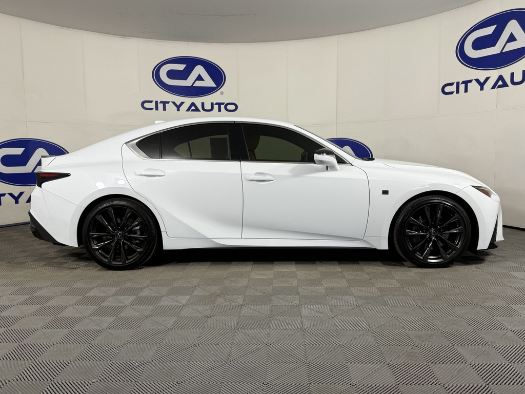 2024 Lexus IS 350 F SPORT photo 3