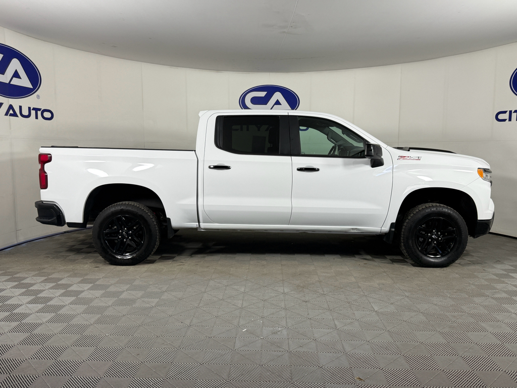 2023 Chevrolet Silverado 1500 LT Trail Boss photo 3
