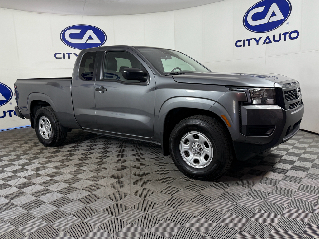 2025 Nissan Frontier S's photo