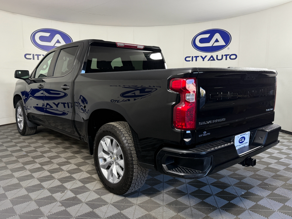 2023 Chevrolet Silverado 1500 Custom photo 4