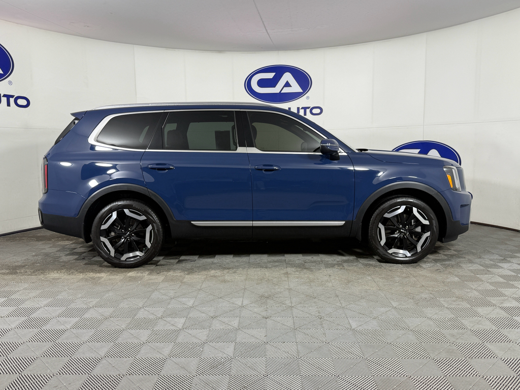 2024 Kia Telluride EX photo 3