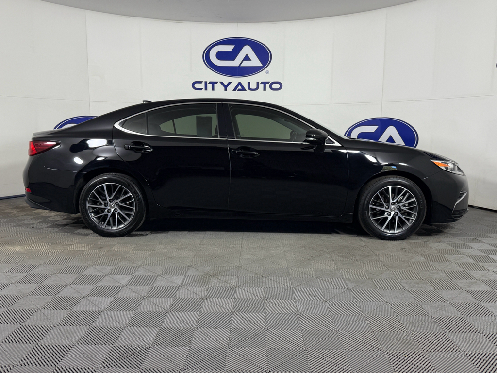 2017 Lexus ES 350 Base photo 3