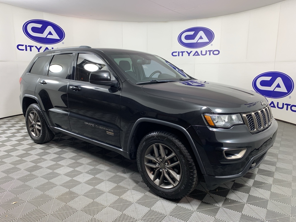 2016 Jeep Grand Cherokee Laredo's photo