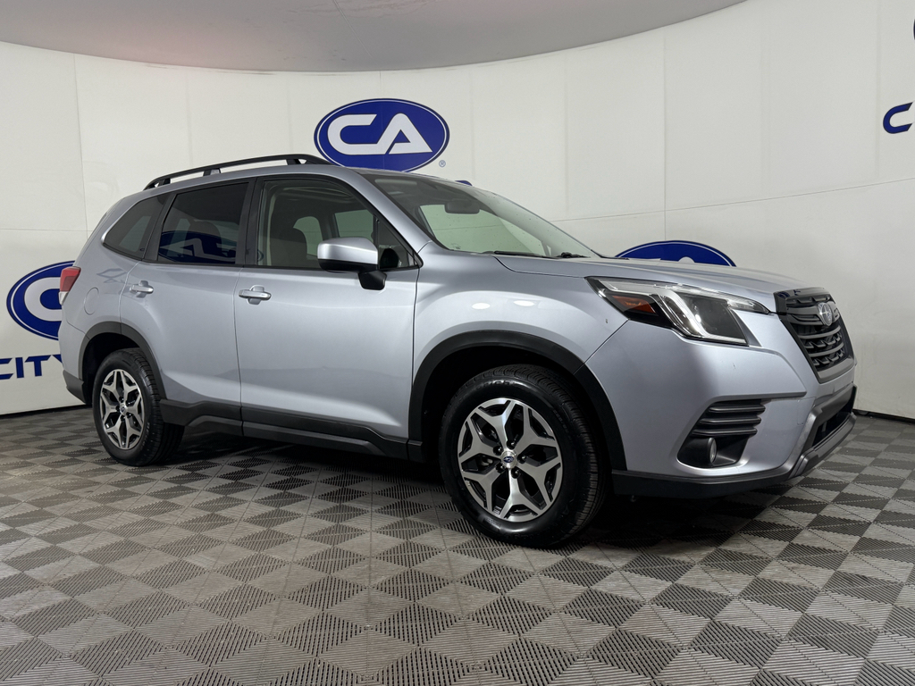 2023 Subaru Forester Premium's photo